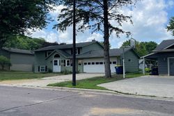 Pre-foreclosure in  SUNRISE DR New Ulm, MN 56073