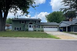 Pre-foreclosure Listing in SUNRISE DR NEW ULM, MN 56073