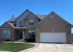 Pre-foreclosure in  SHADY CREEK CIR New Baltimore, MI 48047