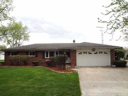 Pre-foreclosure in  GARDEN RD Maumee, OH 43537