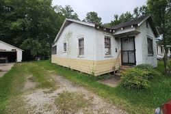 Pre-foreclosure in  N FOSTER DR Baton Rouge, LA 70805