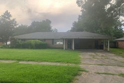 Pre-foreclosure in  WINGATE DR Baton Rouge, LA 70815