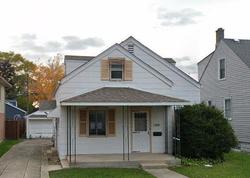 Pre-foreclosure in  S WHIPPLE ST Chicago, IL 60655