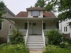 Pre-foreclosure in  CHESTNUT ST Deerfield, IL 60015