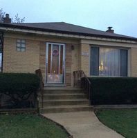 Pre-foreclosure in  W GREGORY ST Chicago, IL 60656