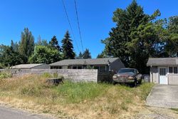 Pre-foreclosure in  5TH AVE SW Federal Way, WA 98023