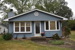 Pre-foreclosure in  ELIZABETH AVE Warrenville, IL 60555