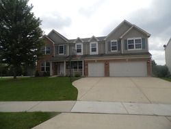 Pre-foreclosure in  ASHBROOK CIR Bolingbrook, IL 60440