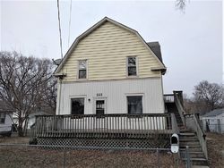 Pre-foreclosure in  COTTAGE GROVE AVE Waterloo, IA 50703