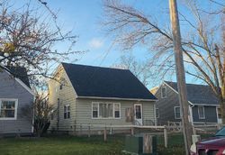 Pre-foreclosure in  MANSFIELD AVE SE Cedar Rapids, IA 52403