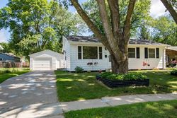 Pre-foreclosure in  W 8TH AVE Marion, IA 52302