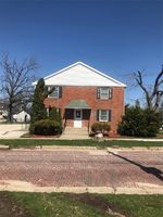 Pre-foreclosure in  W 9TH AVE Marion, IA 52302