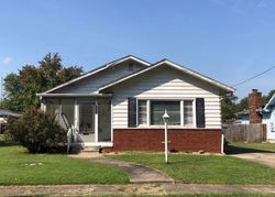 Pre-foreclosure in  N MAPLE ST Benton, IL 62812