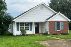 Pre-foreclosure in  STRAWBRIDGE LN Bonaire, GA 31005