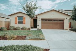 Pre-foreclosure Listing in SUNSET AVE KERMAN, CA 93630