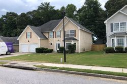 Pre-foreclosure in  HORSESHOE LN Fairburn, GA 30213