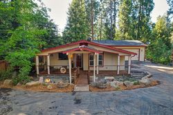 Pre-foreclosure in  MAPLE AVE Pollock Pines, CA 95726
