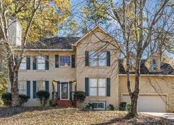 Pre-foreclosure in  FOREST CROSSING DR SW Atlanta, GA 30331