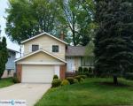 Pre-foreclosure in  JACKIE LN Cleveland, OH 44124