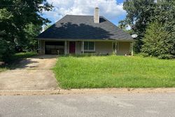 Pre-foreclosure in  SADDLERIDGE RD Powder Springs, GA 30127