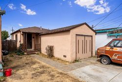 Pre-foreclosure in  S 17TH ST Richmond, CA 94804