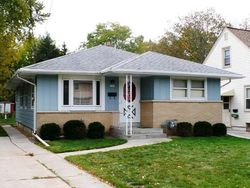 Pre-foreclosure in  E HOWARD AVE Milwaukee, WI 53235