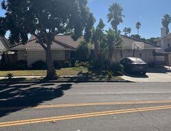 Pre-foreclosure in  HOLLY AVE Oxnard, CA 93036