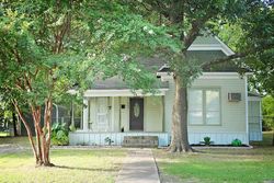 Pre-foreclosure Listing in W 10TH ST BONHAM, TX 75418