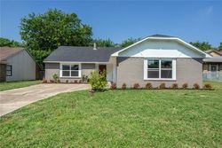 Pre-foreclosure in  WINTERSMITH DR Arlington, TX 76014