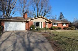 Pre-foreclosure in  CHEVY CHASE DR Belleville, IL 62223