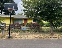 Pre-foreclosure in  SE 134TH AVE Portland, OR 97236