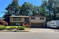 Pre-foreclosure in  SE BYRON DR Portland, OR 97267