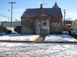 Pre-foreclosure Listing in LENOX AVE MADISON HEIGHTS, MI 48071