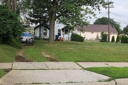 Pre-foreclosure Listing in FLORENCE ST CLAWSON, MI 48017