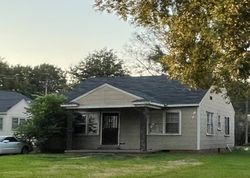 Pre-foreclosure Listing in SCHOOL ST CLARKSDALE, MS 38614