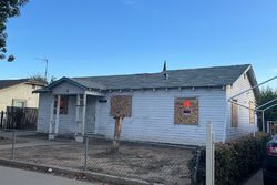 Pre-foreclosure in  W 9TH ST Merced, CA 95341