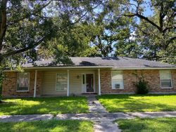Pre-foreclosure in  RUSHWOOD DR Baton Rouge, LA 70818