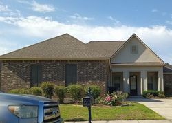 Pre-foreclosure in  VILLA TRACE AVE Greenwell Springs, LA 70739