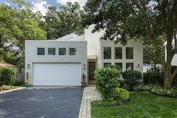 Pre-foreclosure in  EASTWOOD AVE Highland Park, IL 60035