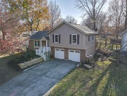 Pre-foreclosure in  W 151ST TER Olathe, KS 66062