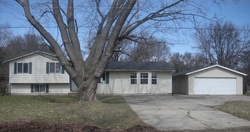 Pre-foreclosure in  CARDINAL AVE Elkhart, IN 46516