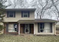 Pre-foreclosure in  JOLINDA DR Columbus, IN 47203