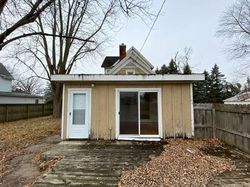 Pre-foreclosure in  N 9TH ST Quincy, IL 62301