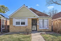 Pre-foreclosure in  MADISON ST Bellwood, IL 60104