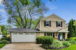Pre-foreclosure in  S DRYDEN PL Arlington Heights, IL 60005