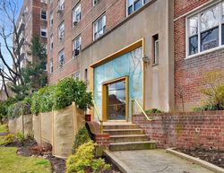 Pre-foreclosure in  RIVERDALE AVE P Bronx, NY 10471