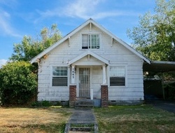 Pre-foreclosure in  E 30TH ST Tacoma, WA 98404
