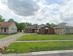 Pre-foreclosure in  WHITE OAK AVE Munster, IN 46321