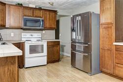 Pre-foreclosure in  SLOOP PL Brandon, FL 33511