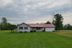 Pre-foreclosure in  FISK RD Lockport, NY 14094